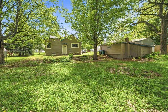 410 GRANITE STREET, Waupaca, WI 54981