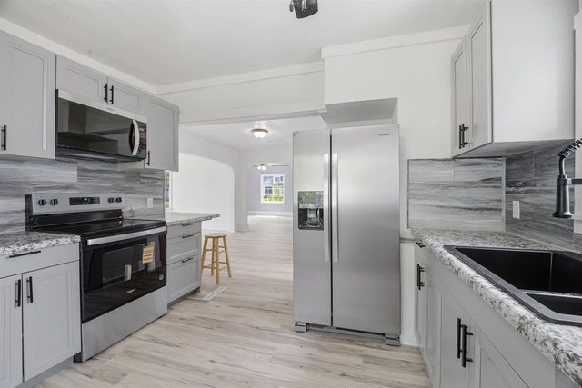 410 GRANITE STREET, Waupaca, WI 54981