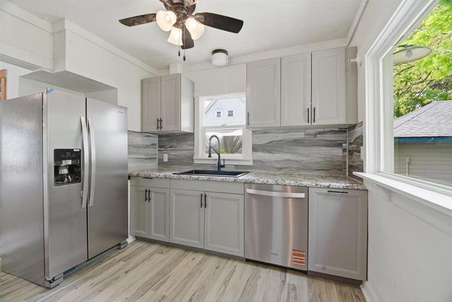 410 GRANITE STREET, Waupaca, WI 54981
