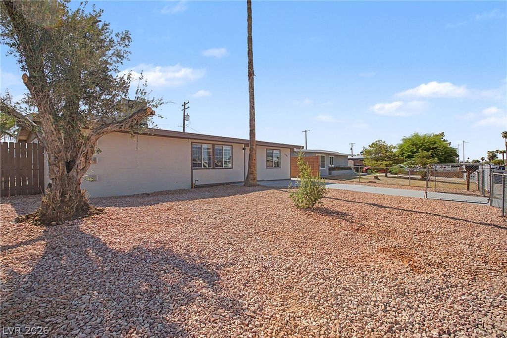1704 James Street, North Las Vegas, NV 89030 — photo 4