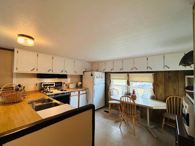 31 Preston Lane, Columbia, NH 03576