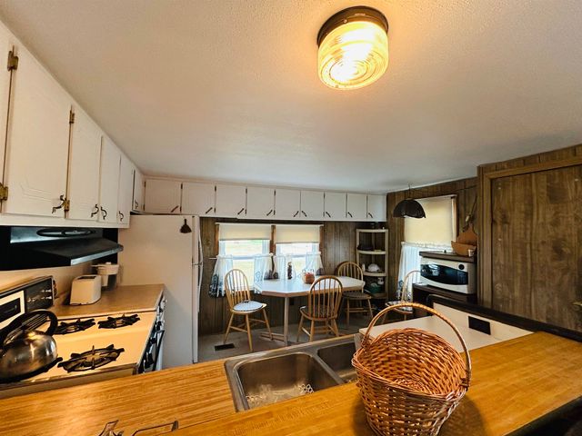 31 Preston Lane, Columbia, NH 03576