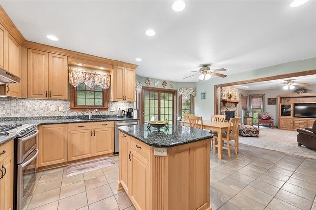 3819 Hill Road, Hampton, PA 15101
