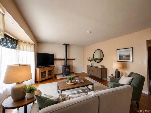 212 Union Avenue, East Patchogue, NY 11772