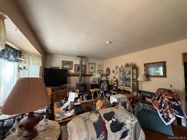 212 Union Avenue, East Patchogue, NY 11772