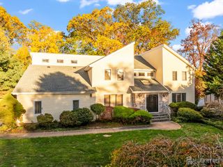 15 Margaret Place, East Brunswick, NJ 08816