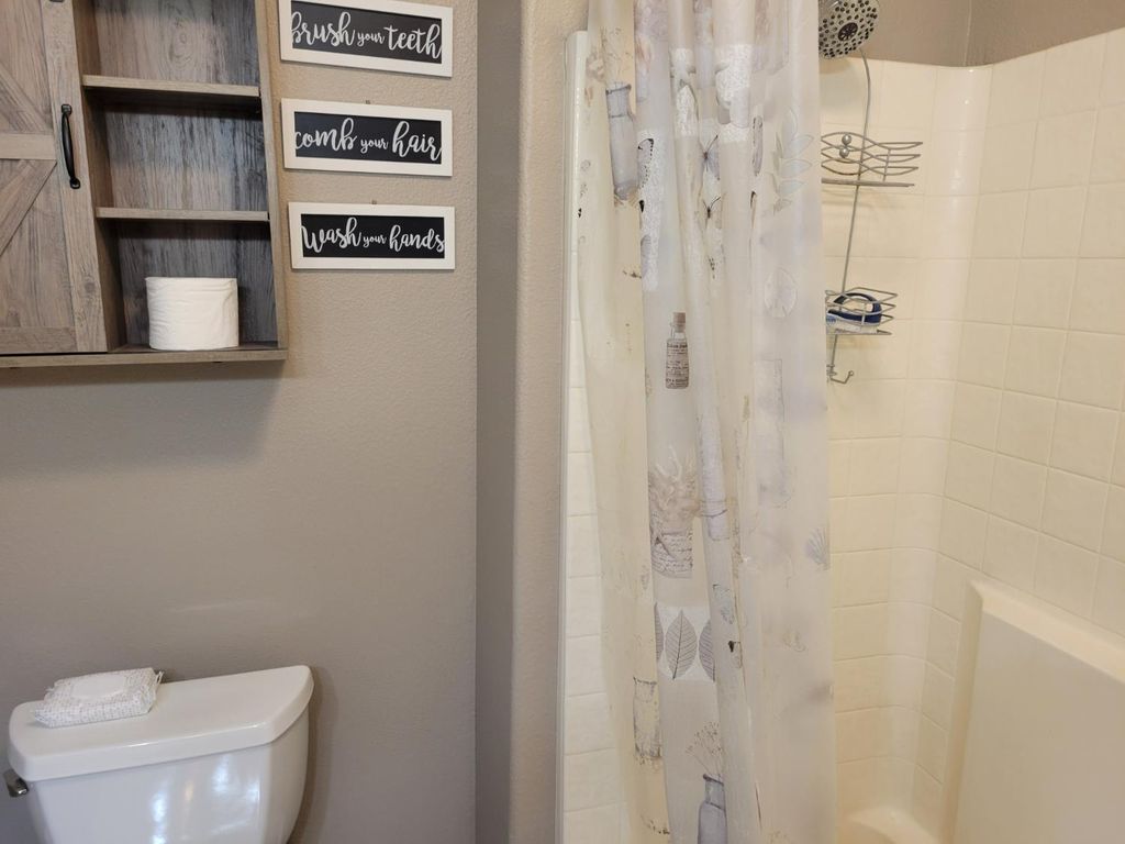 Image 12 of property listing at 3188 Winter Way, Madera, CA 93637