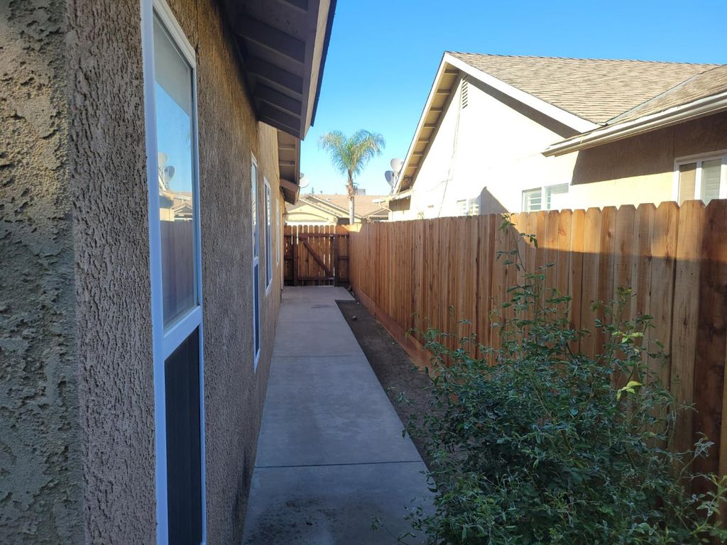 Image 25 of property listing at 3188 Winter Way, Madera, CA 93637
