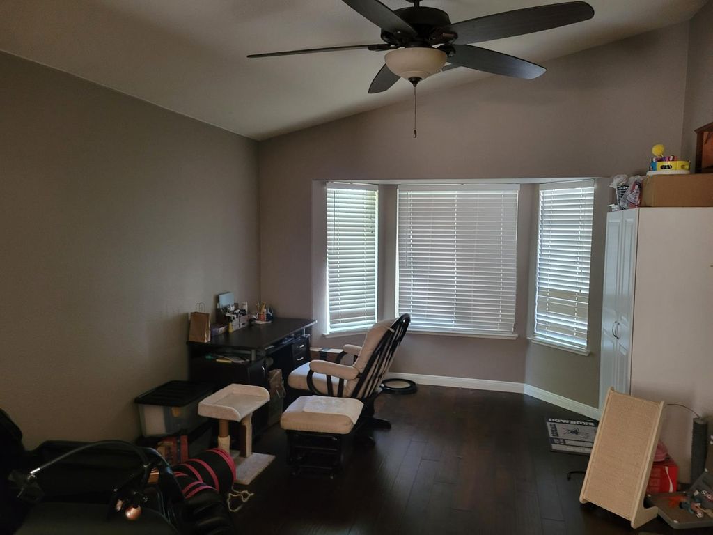 Image 3 of property listing at 3188 Winter Way, Madera, CA 93637