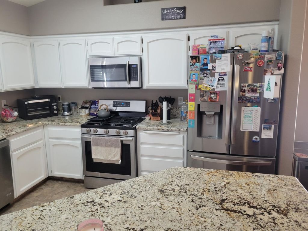 Image 5 of property listing at 3188 Winter Way, Madera, CA 93637