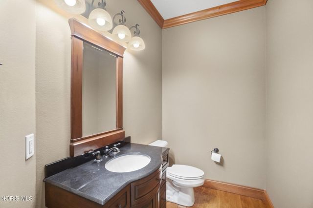 5908 Walnut Springs Boulevard, Sylvania, OH 43560