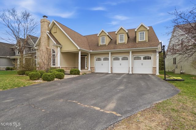 5908 Walnut Springs Boulevard, Sylvania, OH 43560