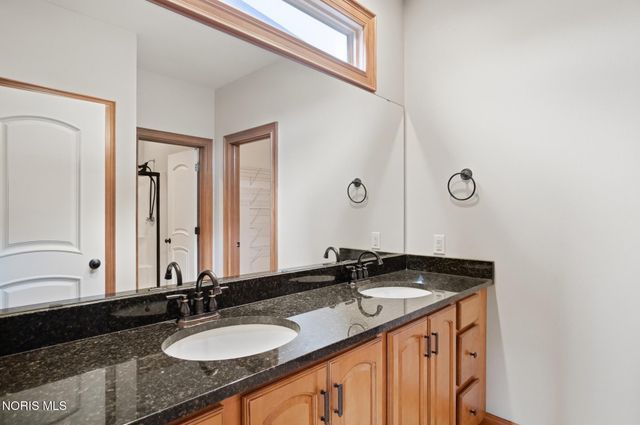 5908 Walnut Springs Boulevard, Sylvania, OH 43560