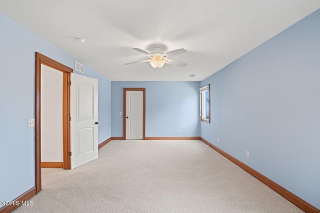 5908 Walnut Springs Boulevard, Sylvania, OH 43560