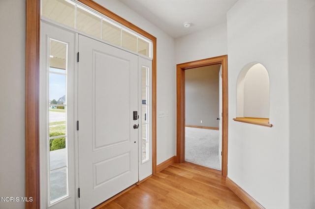 5908 Walnut Springs Boulevard, Sylvania, OH 43560