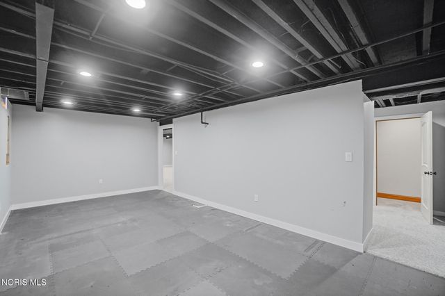 5908 Walnut Springs Boulevard, Sylvania, OH 43560
