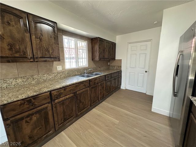 2876 Escuela Street, Las Vegas, NV 89121