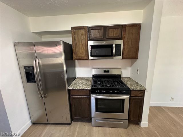 2876 Escuela Street, Las Vegas, NV 89121