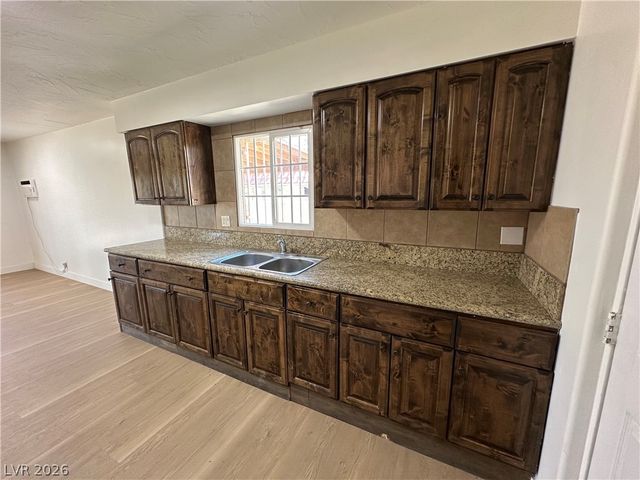 2876 Escuela Street, Las Vegas, NV 89121