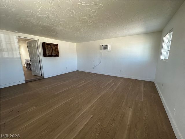 2876 Escuela Street, Las Vegas, NV 89121
