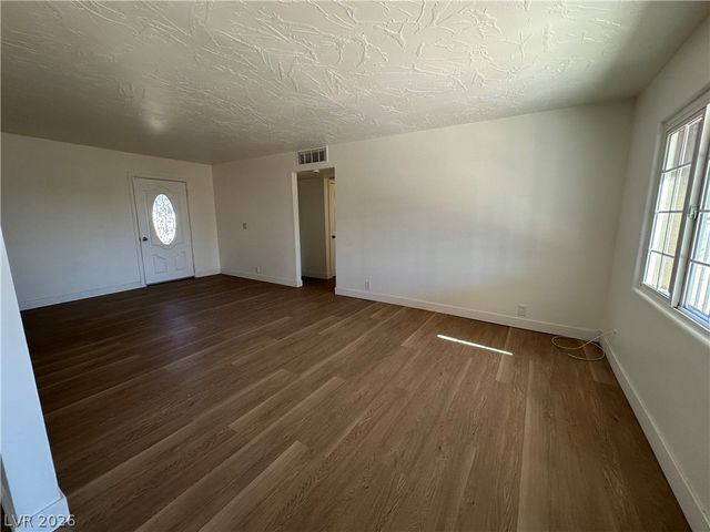 2876 Escuela Street, Las Vegas, NV 89121