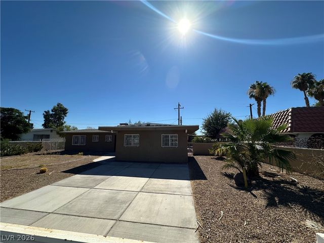 2876 Escuela Street, Las Vegas, NV 89121
