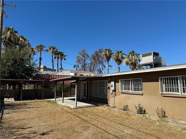 2876 Escuela Street, Las Vegas, NV 89121