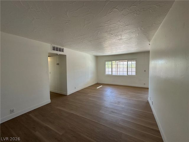 2876 Escuela Street, Las Vegas, NV 89121