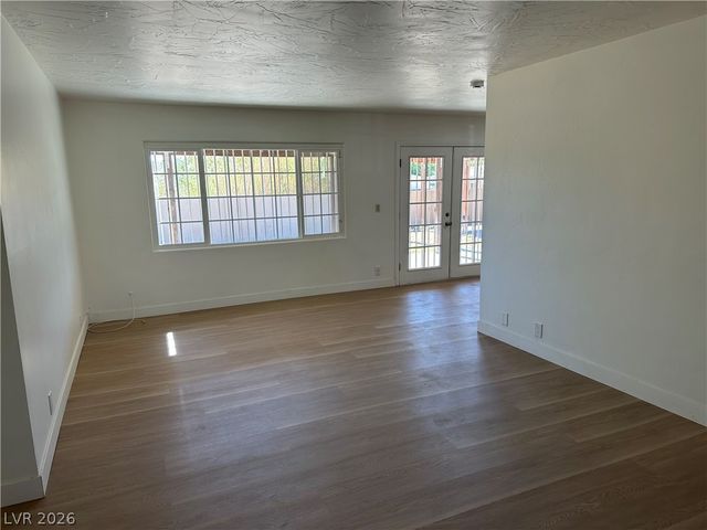 2876 Escuela Street, Las Vegas, NV 89121