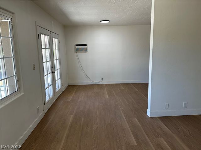 2876 Escuela Street, Las Vegas, NV 89121