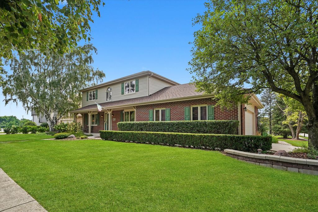 Image 12 of property listing at 16620 Pear Avenue, Orland Park, IL 60467