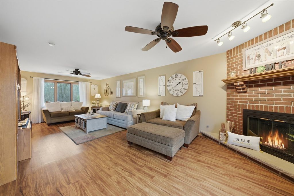 Image 13 of property listing at 16620 Pear Avenue, Orland Park, IL 60467
