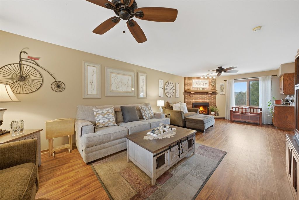 Image 15 of property listing at 16620 Pear Avenue, Orland Park, IL 60467