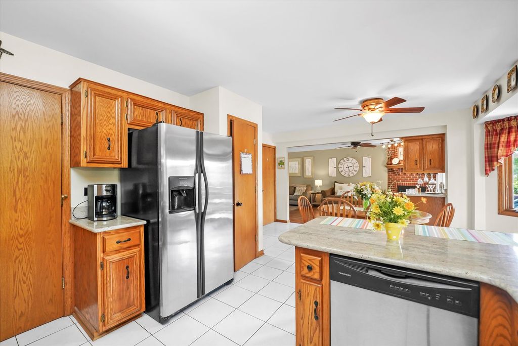 Image 21 of property listing at 16620 Pear Avenue, Orland Park, IL 60467