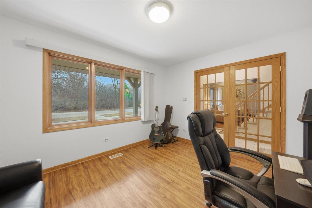Image 32 of property listing at 16620 Pear Avenue, Orland Park, IL 60467