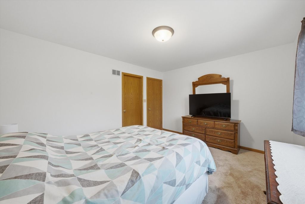 Image 33 of property listing at 16620 Pear Avenue, Orland Park, IL 60467