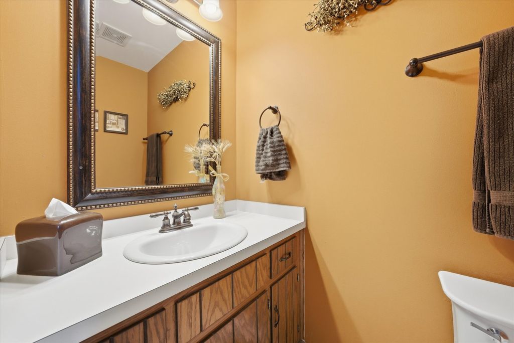 Image 38 of property listing at 16620 Pear Avenue, Orland Park, IL 60467