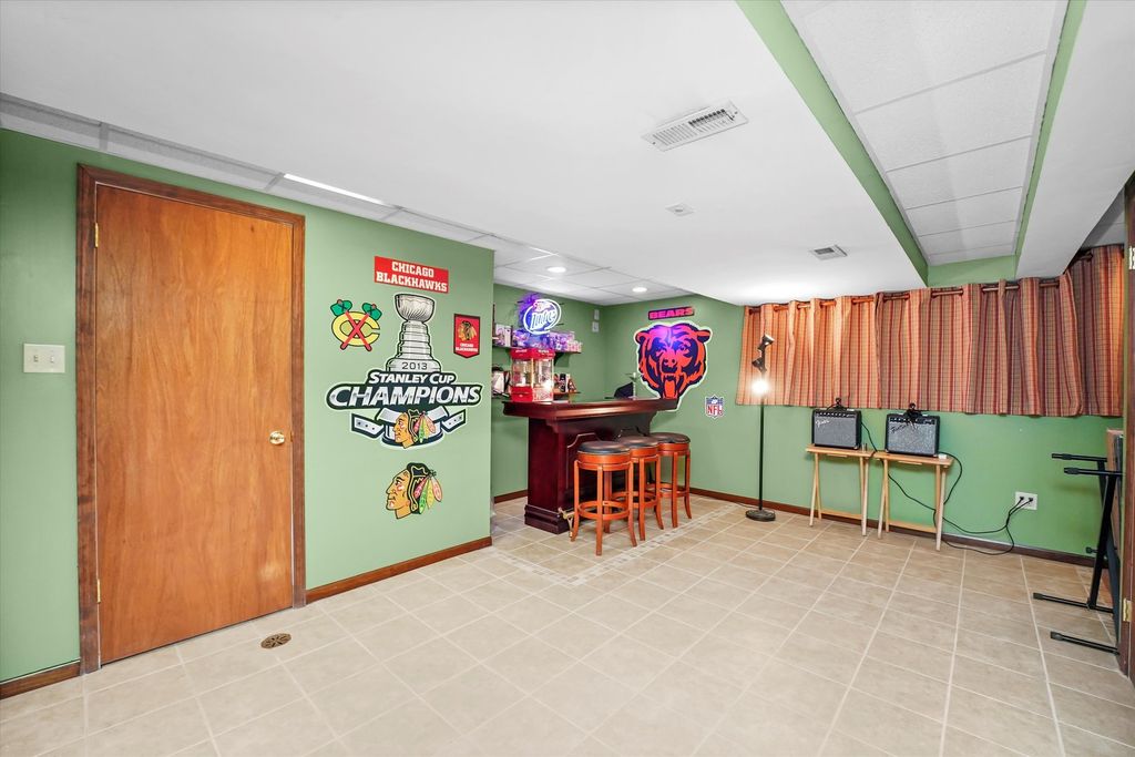 Image 43 of property listing at 16620 Pear Avenue, Orland Park, IL 60467