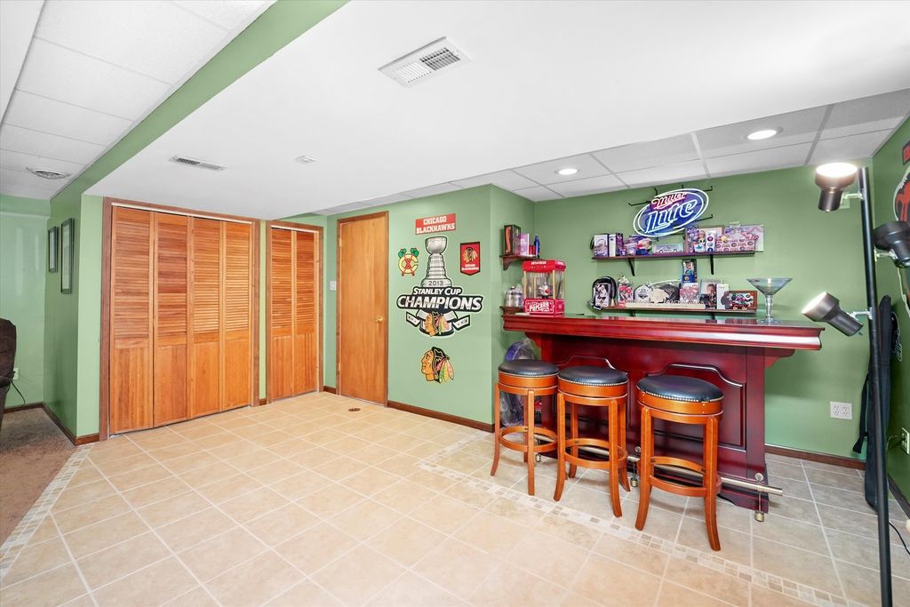 Image 45 of property listing at 16620 Pear Avenue, Orland Park, IL 60467