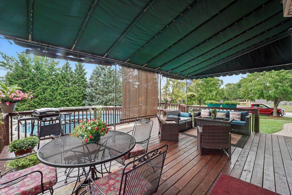 Image 6 of property listing at 16620 Pear Avenue, Orland Park, IL 60467