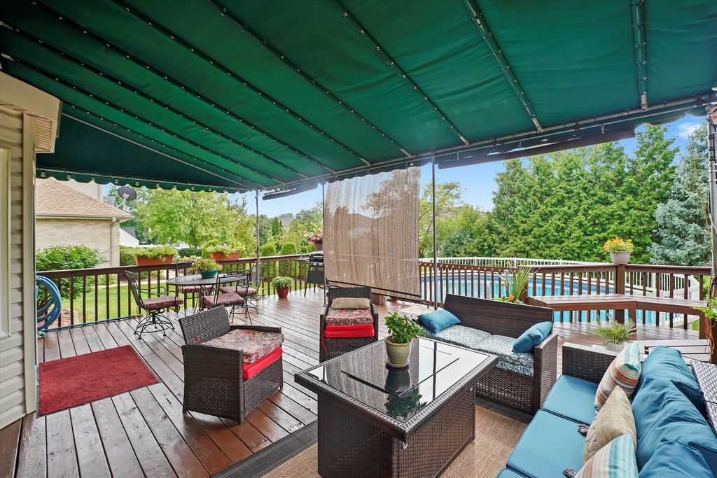 Image 7 of property listing at 16620 Pear Avenue, Orland Park, IL 60467