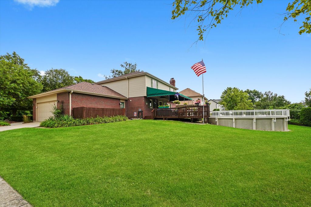 Image 9 of property listing at 16620 Pear Avenue, Orland Park, IL 60467