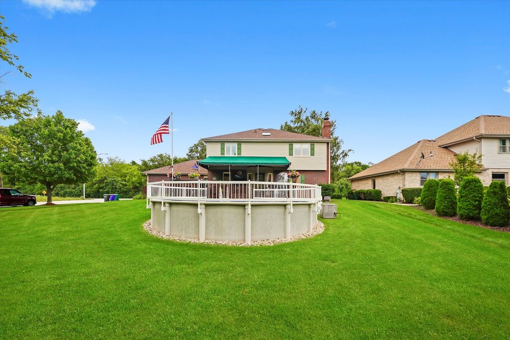 Image 10 of property listing at 16620 Pear Avenue, Orland Park, IL 60467