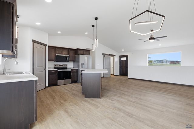 530 DENALI DR, Box Elder, SD 57719