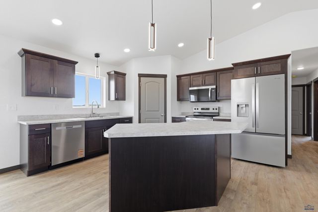 530 DENALI DR, Box Elder, SD 57719