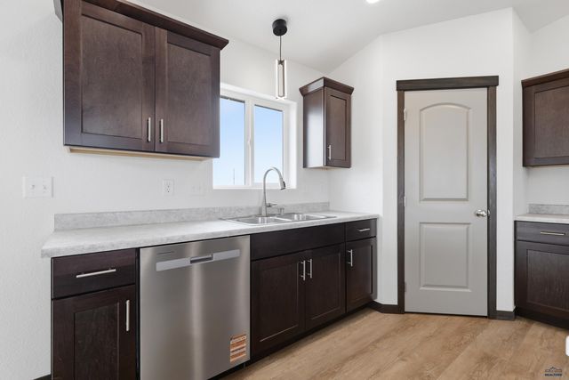 530 DENALI DR, Box Elder, SD 57719