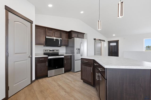 530 DENALI DR, Box Elder, SD 57719