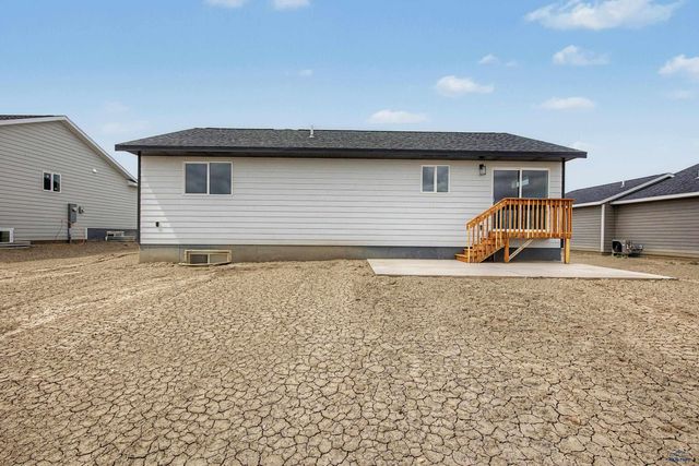 530 DENALI DR, Box Elder, SD 57719