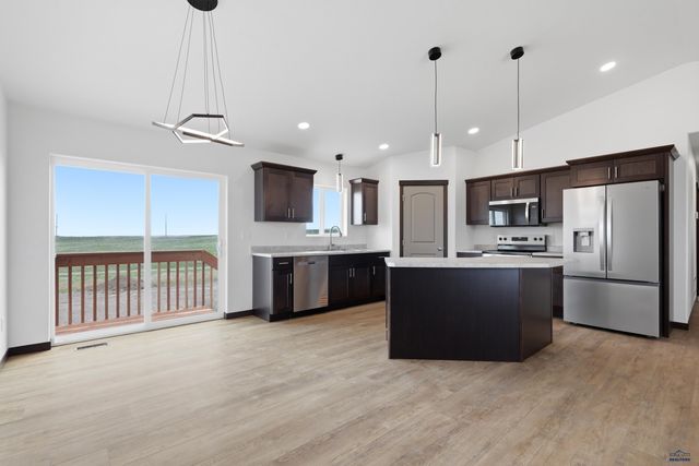530 DENALI DR, Box Elder, SD 57719
