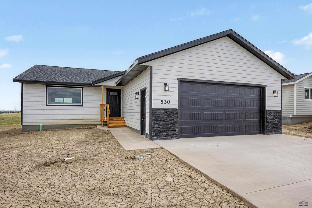 530 DENALI DR, Box Elder, SD 57719